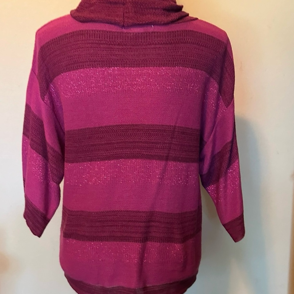 Pretty sweater - Picture 3 of 4